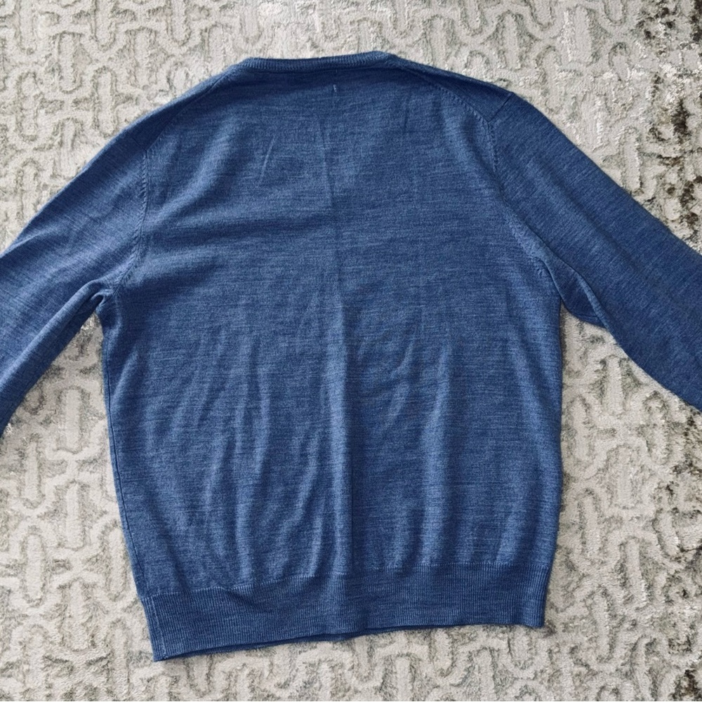 Men's Calvin Klein Blue V-Neck Sweater size large - Picture 2 of 3